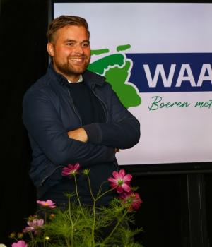 ‘Efkes Buorkje mei Abel’